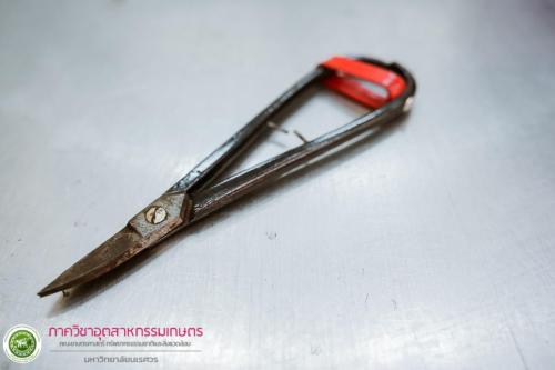 กรรไกรตัดโลหะ (Metal sheet scissors)